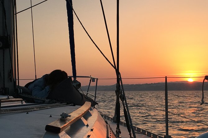 Lisbon Sunset Sensations on a Private Sailing Boat with wine&snacks - Lisbon sunset from the Tagus: why this feels different