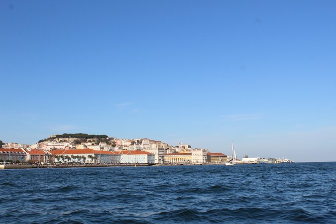 Lisbon: Sunset SpeedBoat Tour - Entering The Tour: where the ride starts under the red bridge