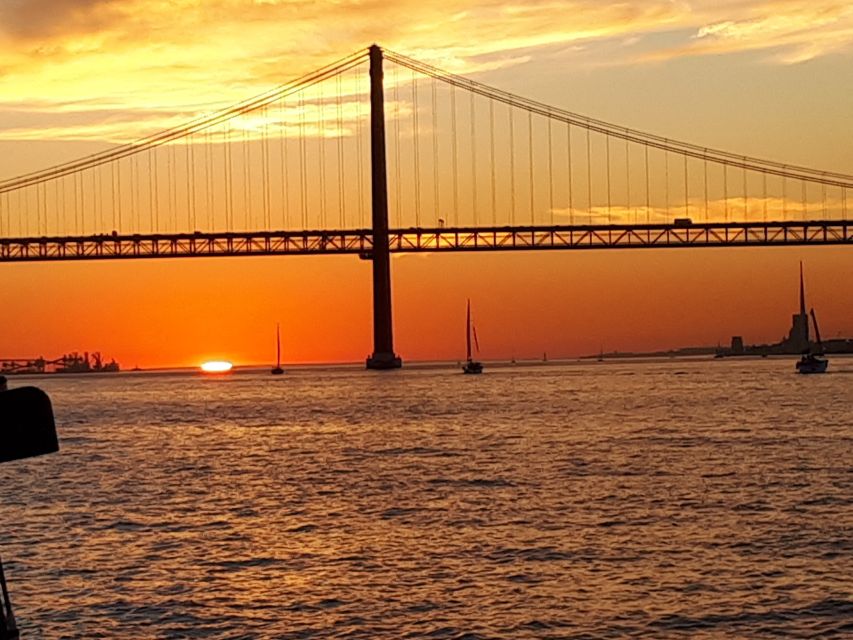 Lisbon: Sunset SpeedBoat Tour - Safety, comfort, and who this tour fits best