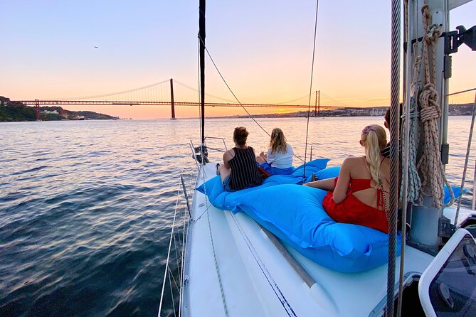 Lisbon: Sunset Tagus River Sailing Tour with Drinks - Price and what $39.91 buys you on the Tagus