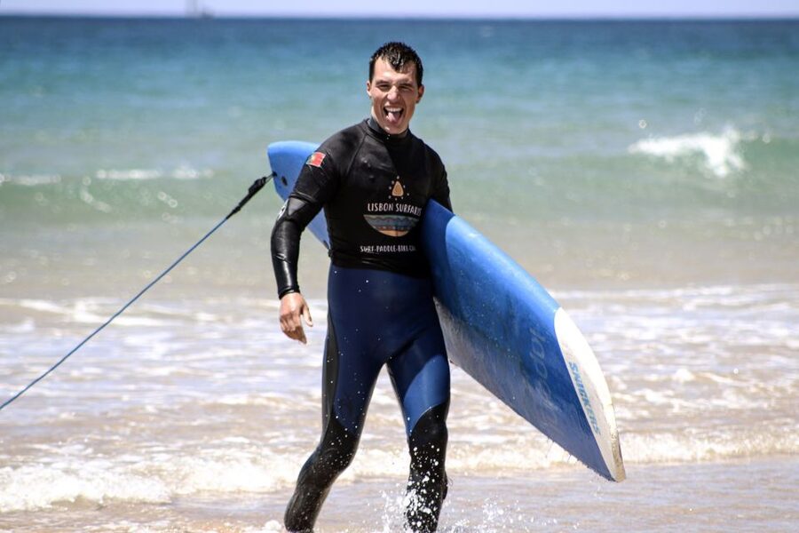 Lisbon: Surf Lesson - Shared vs private: how the group size changes your learning curve