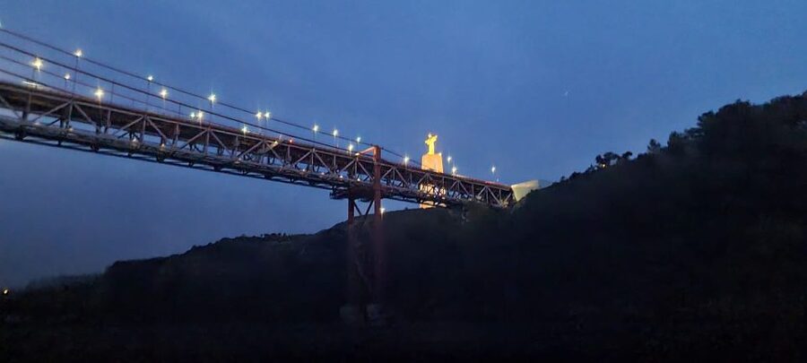 Lisbon: Tagus River Boat Sunset and Night Champagne Tour - From Padrão dos Descobrimentos to the 25 de Abril Bridge