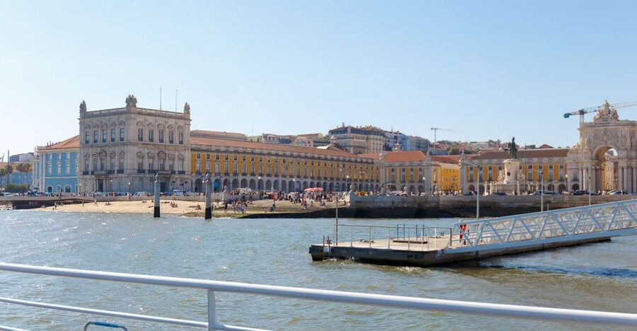 Lisbon: Tagus River Cruise With Brunch - A Smooth Tagus River Ride With Built-In Sights