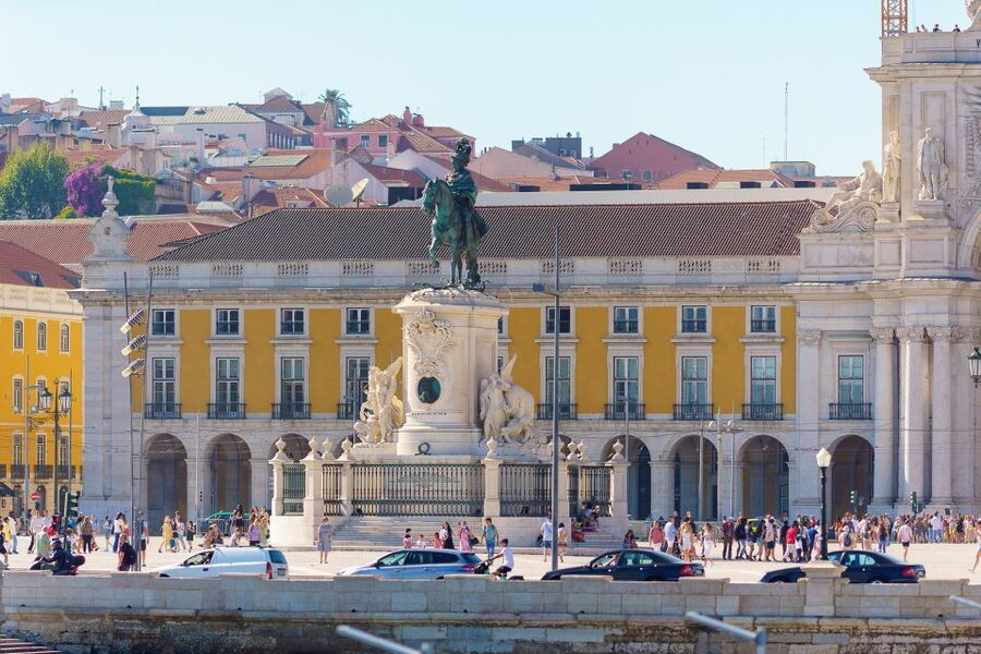 Lisbon: Tagus River Cruise With Brunch - The 25th of April Bridge: Best Viewed Without Climbing