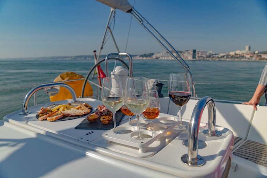 Lisbon: Tagus River Sailboat Tour - Comfort and Photo Tips for a Boat That Moves