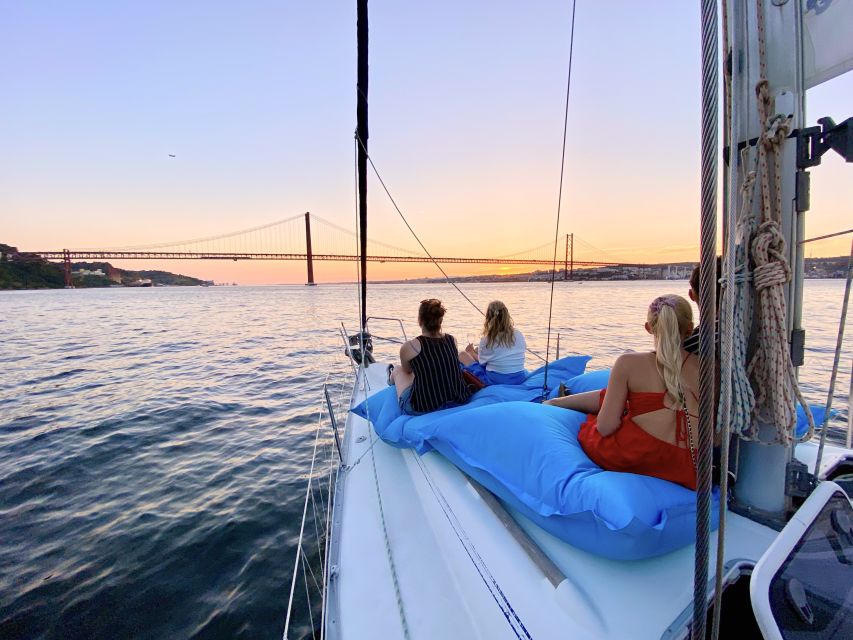 Lisbon: Tagus River Sunset Cruise with Drinks - Cacilhas Across the Water, Plus a Chance to Spot Marine Life