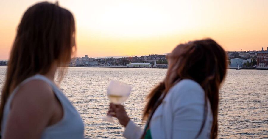 Lisbon: Tagus River Sunset Tour with Snacks and Drink - What’s actually included, and what that means for value