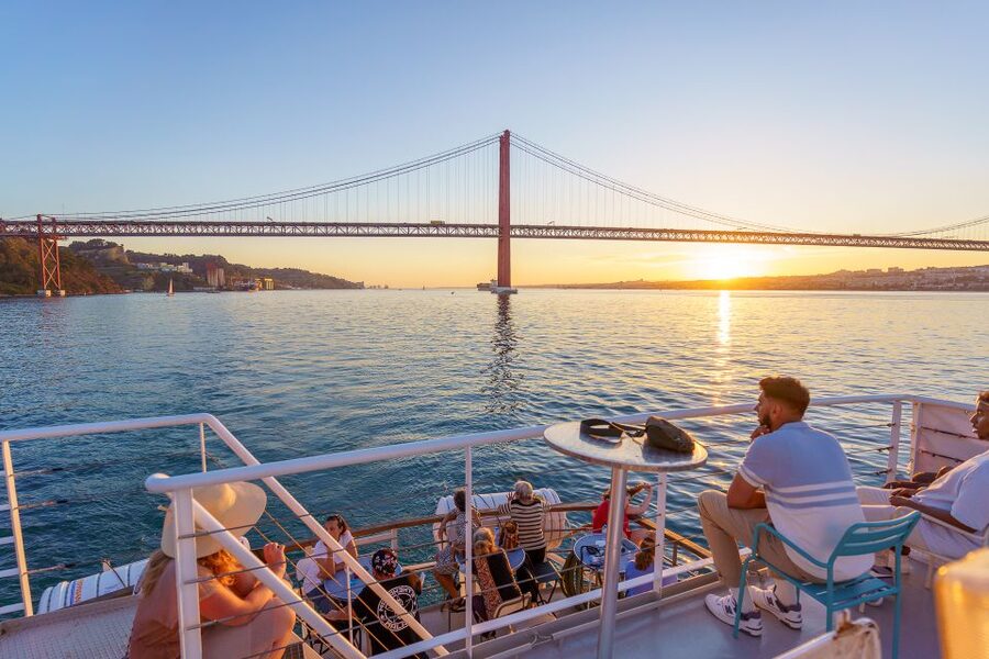 Lisbon: Tagus River Sunset Tour with Snacks and Drink - Belém Tower: why the river makes it look better