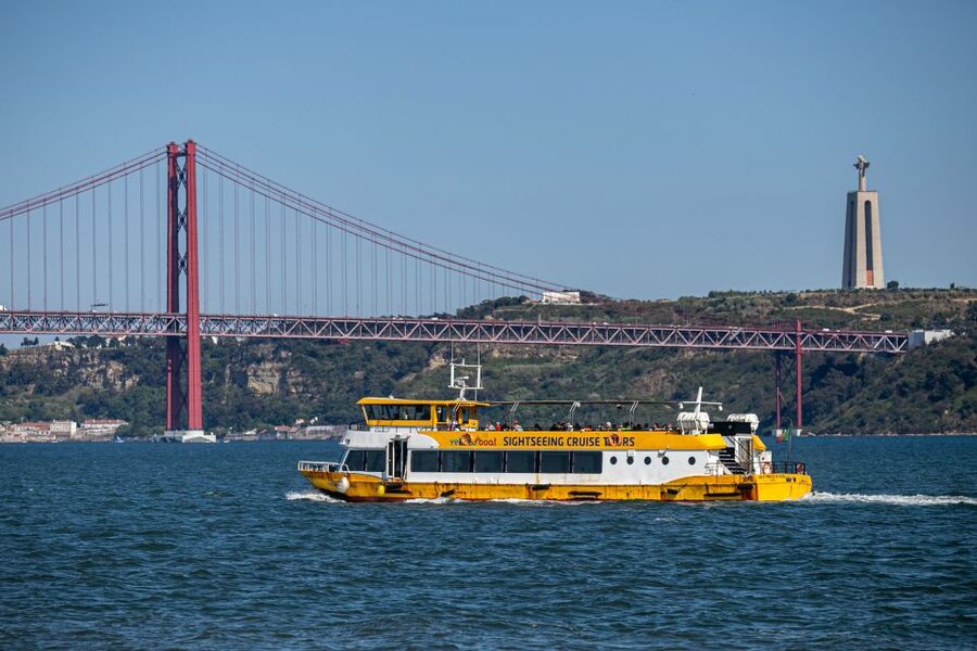 Lisbon: Tagus River Yellow Boat Cruise - Meeting at Terreiro do Paço, Gate B, and What to Expect on Arrival