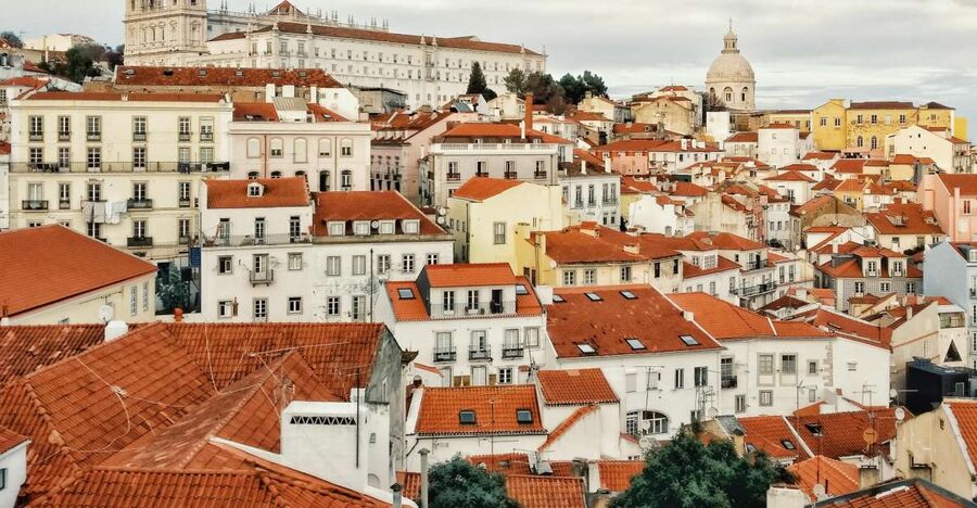 Lisbon: The city where it all started - Belém breakfast: Pastel de Belem first, photos later