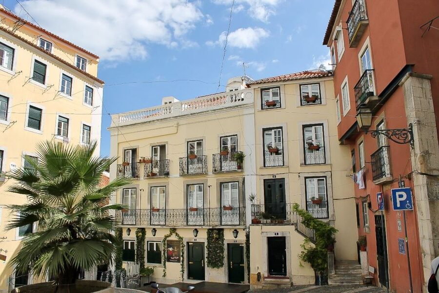 Lisbon: The Jewish Sephardic Walking Tour - Private small-group pacing, what the walk feels like