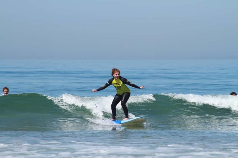 Lisbon: The Surf Instructor - surf lessons with transfer - Gear, storage, and showers so you do not leave wet and stressed