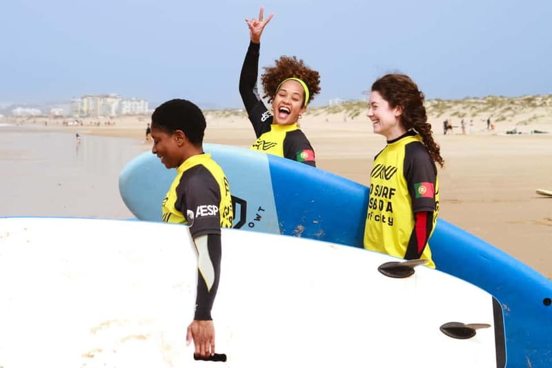 Lisbon: The Surf Instructor - surf lessons with transfer - The warm-up and quick sand theory that gets you into waves