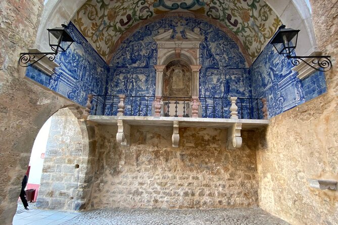 Lisbon to Fatima/Batalha/Nazare & Obidos guided tour 8pax group - Óbidos medieval wandering: ginga in a chocolate glass