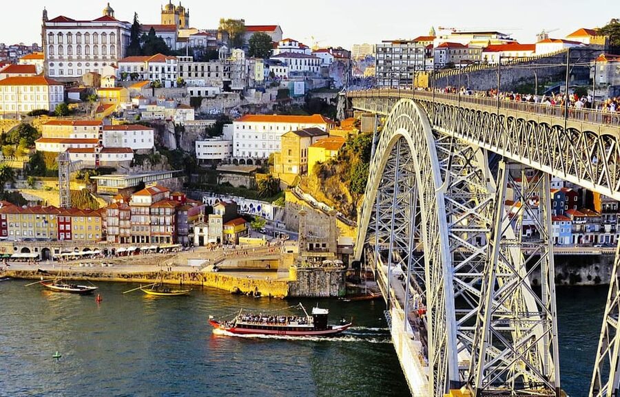 Lisbon to Porto with Óbidos-Nazaré-Fátima-Coimbra-Aveiro - Private door-to-door transfer, not just a long car ride