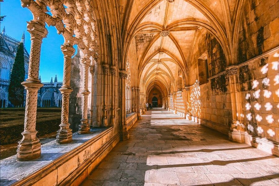 Lisbon: Tomar, Batalha, and Alcobaça Monasteries Tour - Batalha Monastery: John I’s Promise, Victory, and Manueline Flair