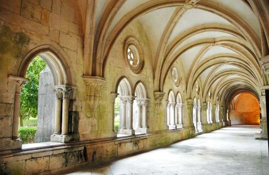 Lisbon: Tomar, Batalha, and Alcobaça Monasteries Tour - Convent of Christ in Tomar: Knights Templar, the Charola, and the Pedro I Story