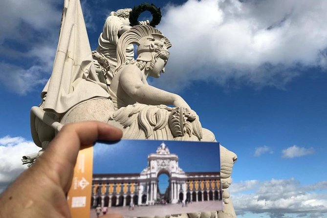 Lisbon Tour - Padrao dos Descobrimentos and the Discoveries monument angle