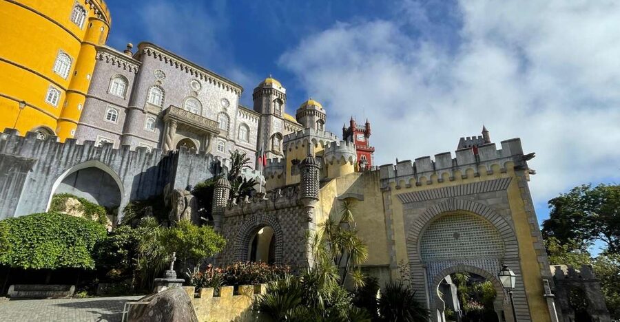 Lisbon: Tour to Sintra, Cabo da Roca and Cascais - Getting from Lisbon without wasting the day