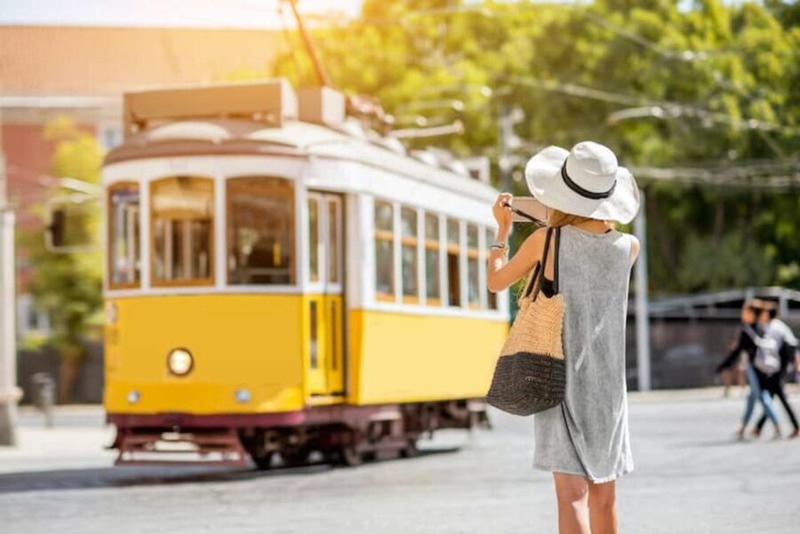 Lisbon: Tram 28 Entry Ticket & Audio Guide with 24-Hour Pass - Crowds and queues on Tram 28: when to go and how to stay sane