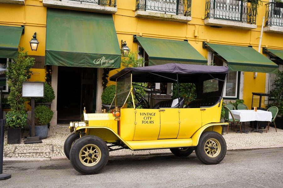 Lisbon: Tuk Tuk City tour with vintage car - Belem in about 3 to 4 hours: maritime Lisbon and iconic landmarks
