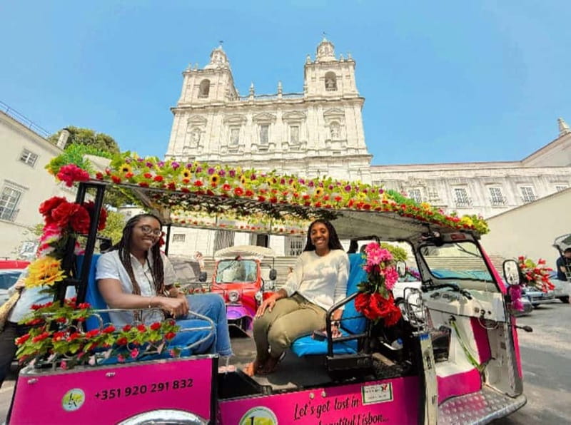 Lisbon: Tuk-Tuk Tour Historical Alfama old town private tour - The route: from Commerce Square to Alfama terraces