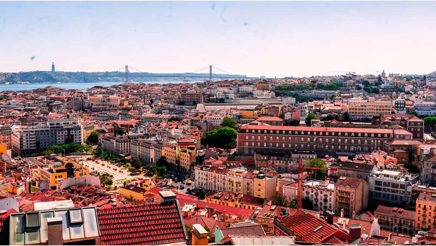 Lisbon: Tuk-Tuk Tour Historical Alfama old town private tour - What to watch for at each stop (and what to plan for)