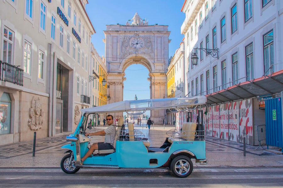 Lisbon: Tuk-Tuk Tour in French or German w/True Local Guide - Key takeaways before you ride