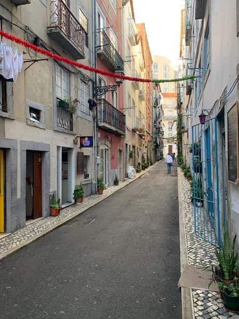 Lisbon TukTuk Tour - Smooth & Fun - Best Instagram Spots - Belém Highlights and Belém Custards for the Finish