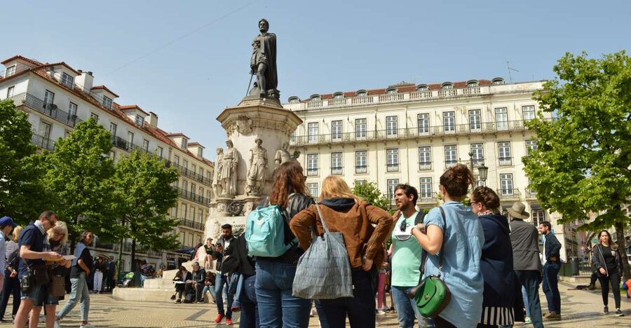 Lisbon: Walking Tour in the Center (Max 12 Participants) - Getting your bearings: Rossio Square and the Baixa start