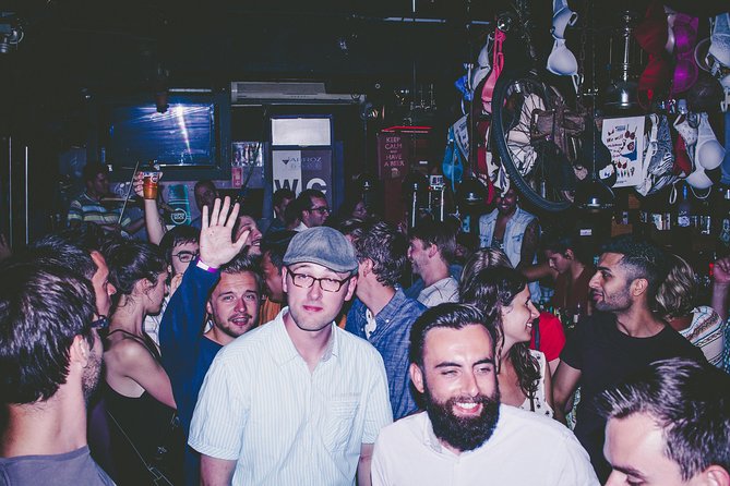 Lisbon Wild Pub Crawl - Meeting people in a group up to 35