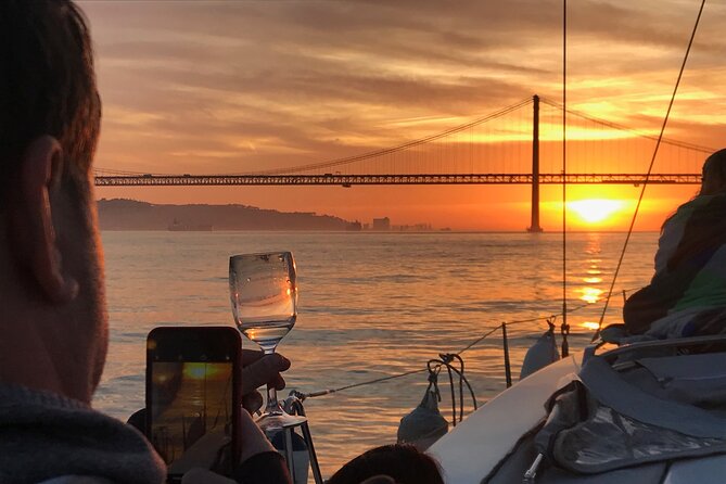LUXURY Catamaran Sunset and Wine cruise - Key points before you go