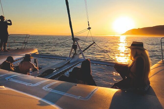 LUXURY Catamaran Sunset and Wine cruise - Luxury catamaran sunset: the feel on the water