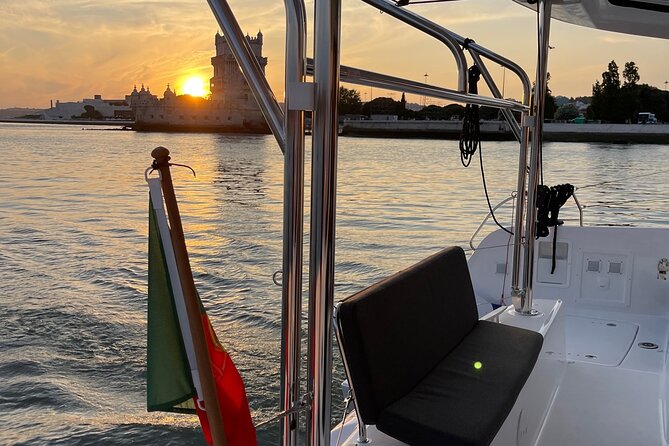 LUXURY Catamaran Sunset and Wine cruise - 25 de Abril Bridge at sunset: the postcard moment