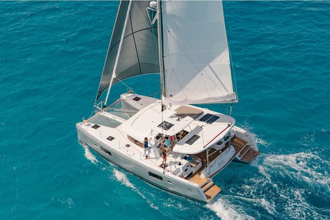 LUXURY Catamaran Sunset and Wine cruise - Around Time Out Market, Cais do Sodre, and Praca do Comercio