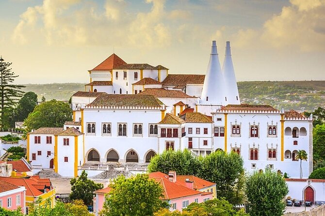 Medieval Vila de Sintra Tour from Lisbon in Mercedes de Luxo - Tickets, time, and the not-fully-guided format (read this before you go)