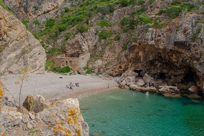 Mindful Coastal Hike in Arrabida – Secret Beach by the Atlantic - Arrábida Natural Park: The “pause button” you feel from mile one