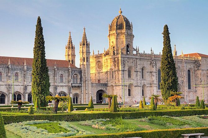 Mini Tour LISBOA (half day) - Starting at Time Out Market: easy meet-up, good first vibes