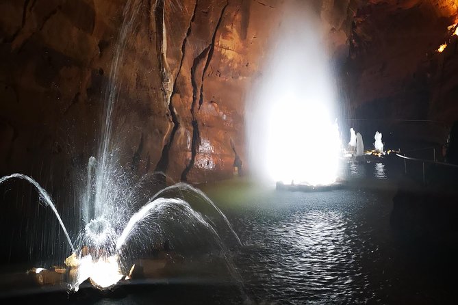 Mira de Aire Caves, Nazaré and Óbidos - All Included Private Tour - Getting there from Lisbon: pickup, pacing, and staying comfortable