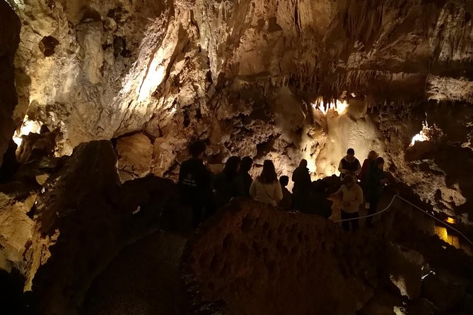 Mira de Aire Caves, Nazaré and Óbidos - All Included Private Tour - Óbidos medieval town: a small place that feels like a whole world