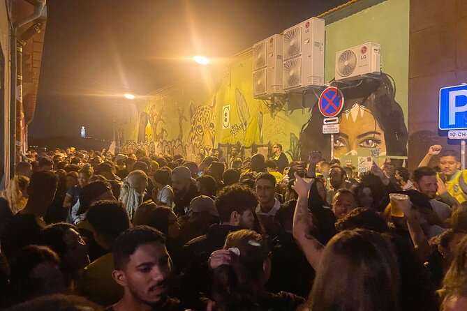 Multicultural Lisbon Walk: Food Tastings, Stories & Live Music - What the guide connection changes in Lisbon