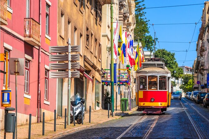 Mysteries of Alfama: Lisbon Exploration Game and Tour - Why this Alfama puzzle tour feels different from a standard walk