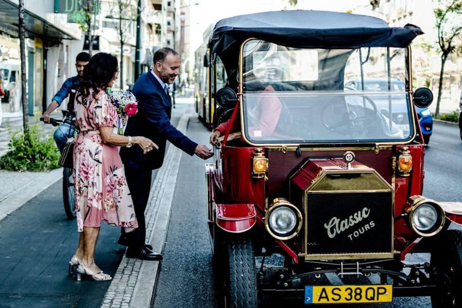 Nostalgic Lisbon Tuk Tuk Tour: Hidden Gems - Why the Nostalgic Lisbon tuk tuk style feels right for first-time orientation
