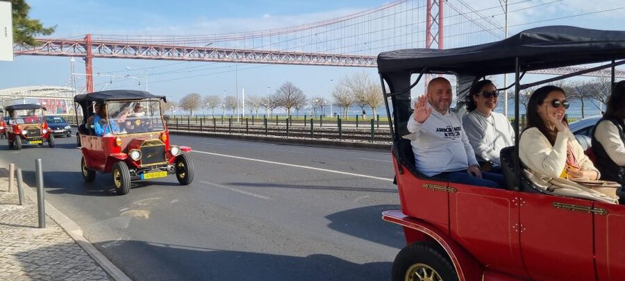 Nostalgic Lisbon Tuk Tuk Tour: Hidden Gems - How to choose 1 to 6 hours, and what extra time buys you