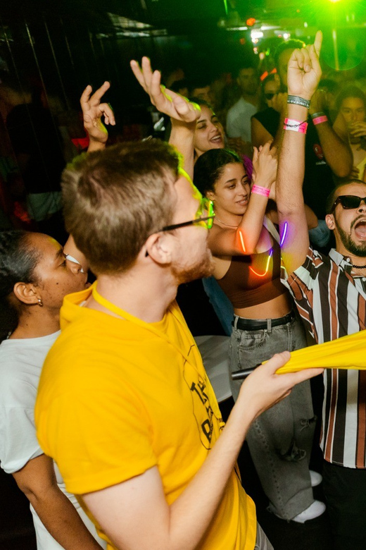 NYE Pub Crawl + VIP Club Entry - Finding Your Group at Camões Square at 9:30 PM