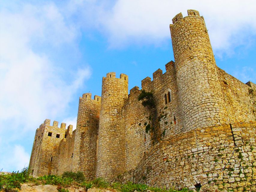 Óbidos, Nazaré & Alcobaça: Private Trip by Car - Nazaré: the fishing village vibe, with giant-wave gravity