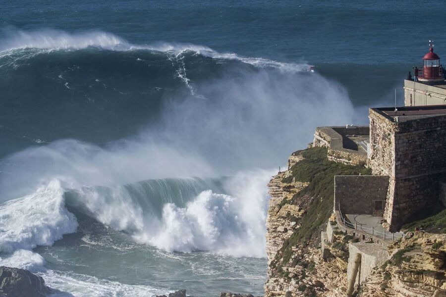 Óbidos, Nazaré & Alcobaça: Private Trip by Car - Óbidos: climb the walls, then treat yourself to ginjinha