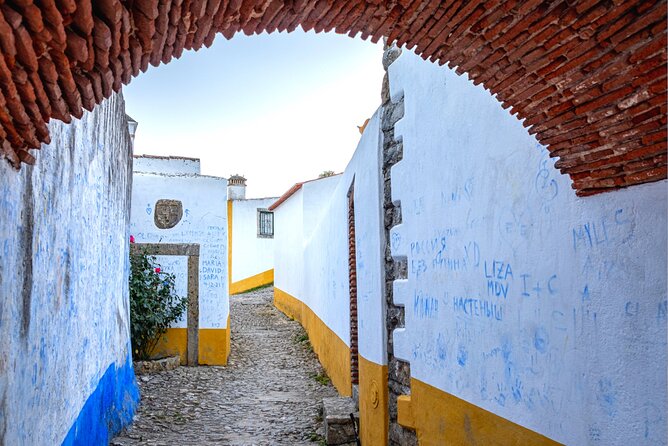 Óbidos Scavenger Hunt and Sights Self-Guided Tour - Beyond the anchors, you will hunt for Óbidos icons