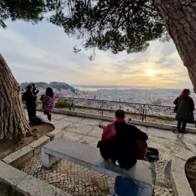 Old town of Lisbon on board of a tuk tuk- 1hour - Key highlights in plain terms