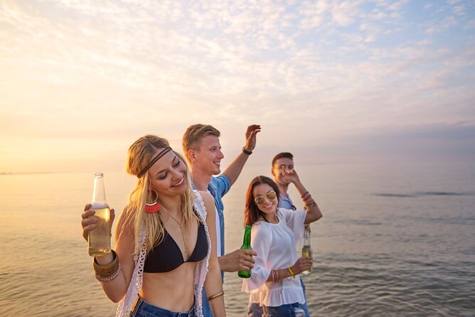 Party on board 2-hour cruise with DJ and open bar - A 2-hour party cruise built for music, not museum time
